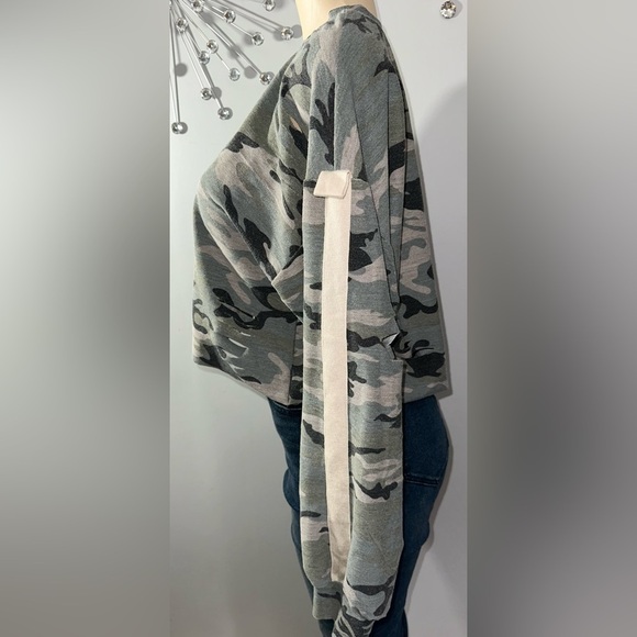 Dance & Marvel Green Camo Ripped Style Crop Top - Picture 4 of 16